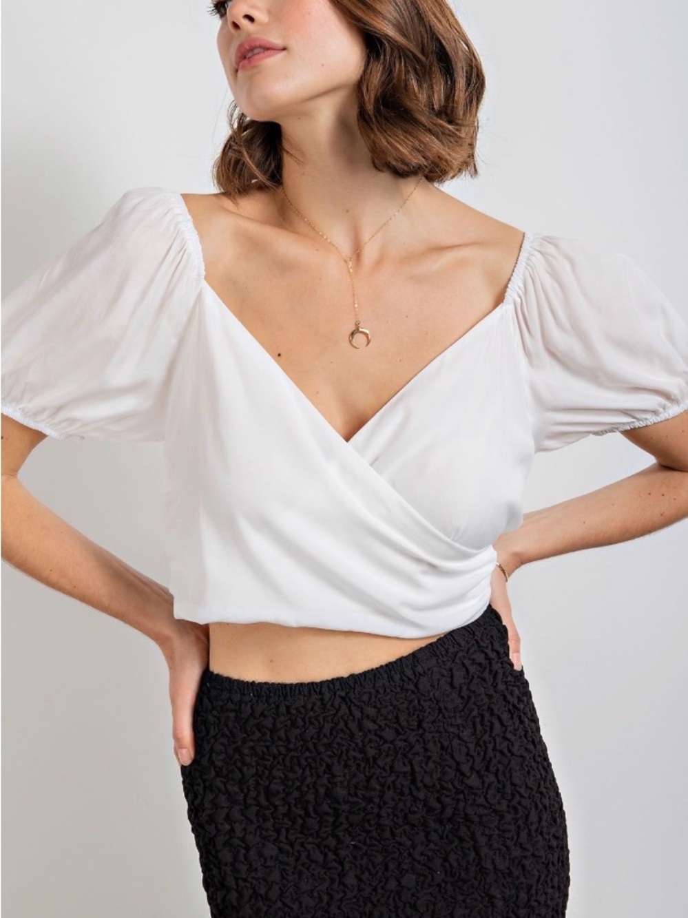 Women's Easel Los Angeles White Puff Sleeve Wrap Crop Top
